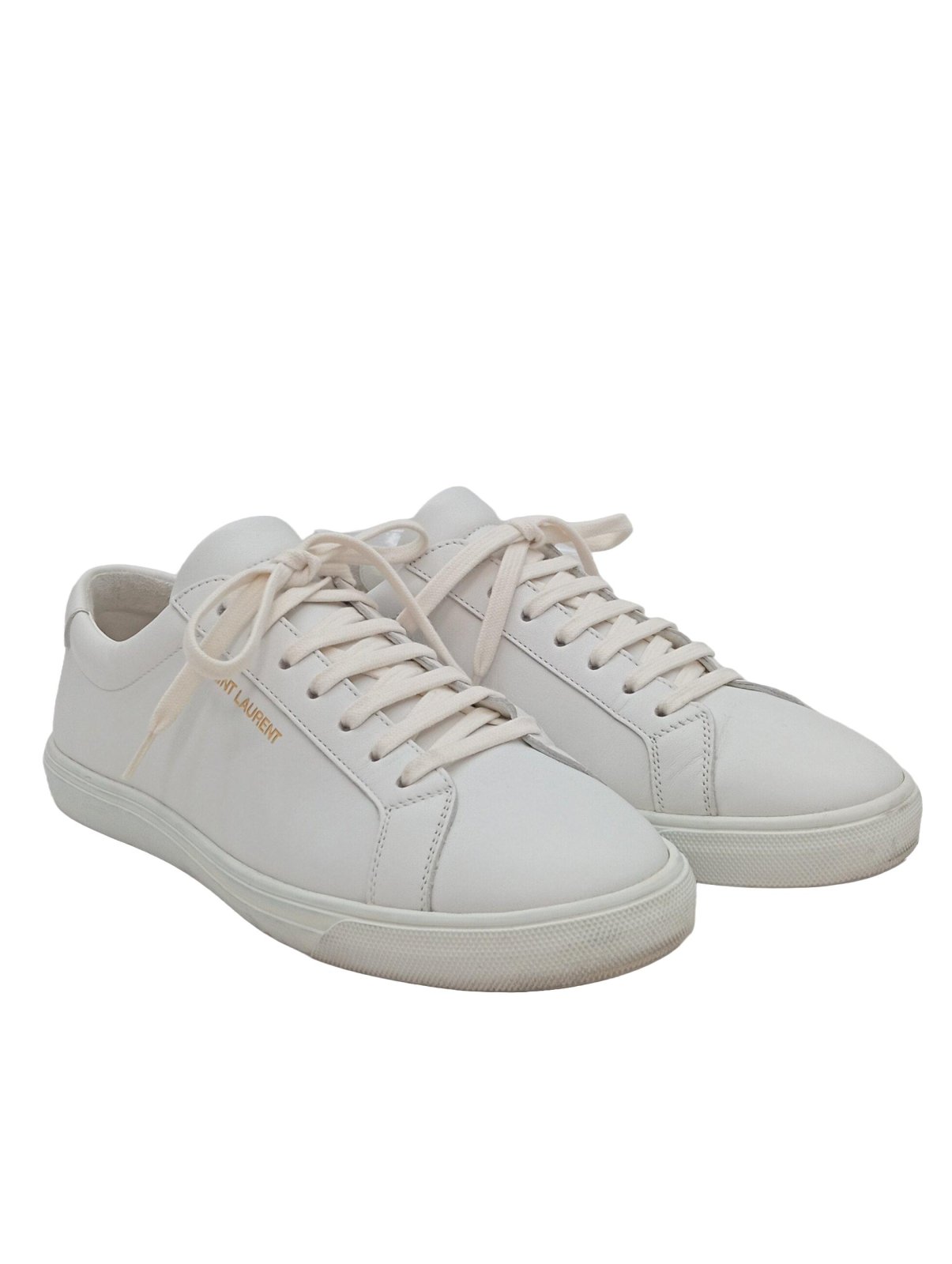 Weiße Sneaker minimalistisch