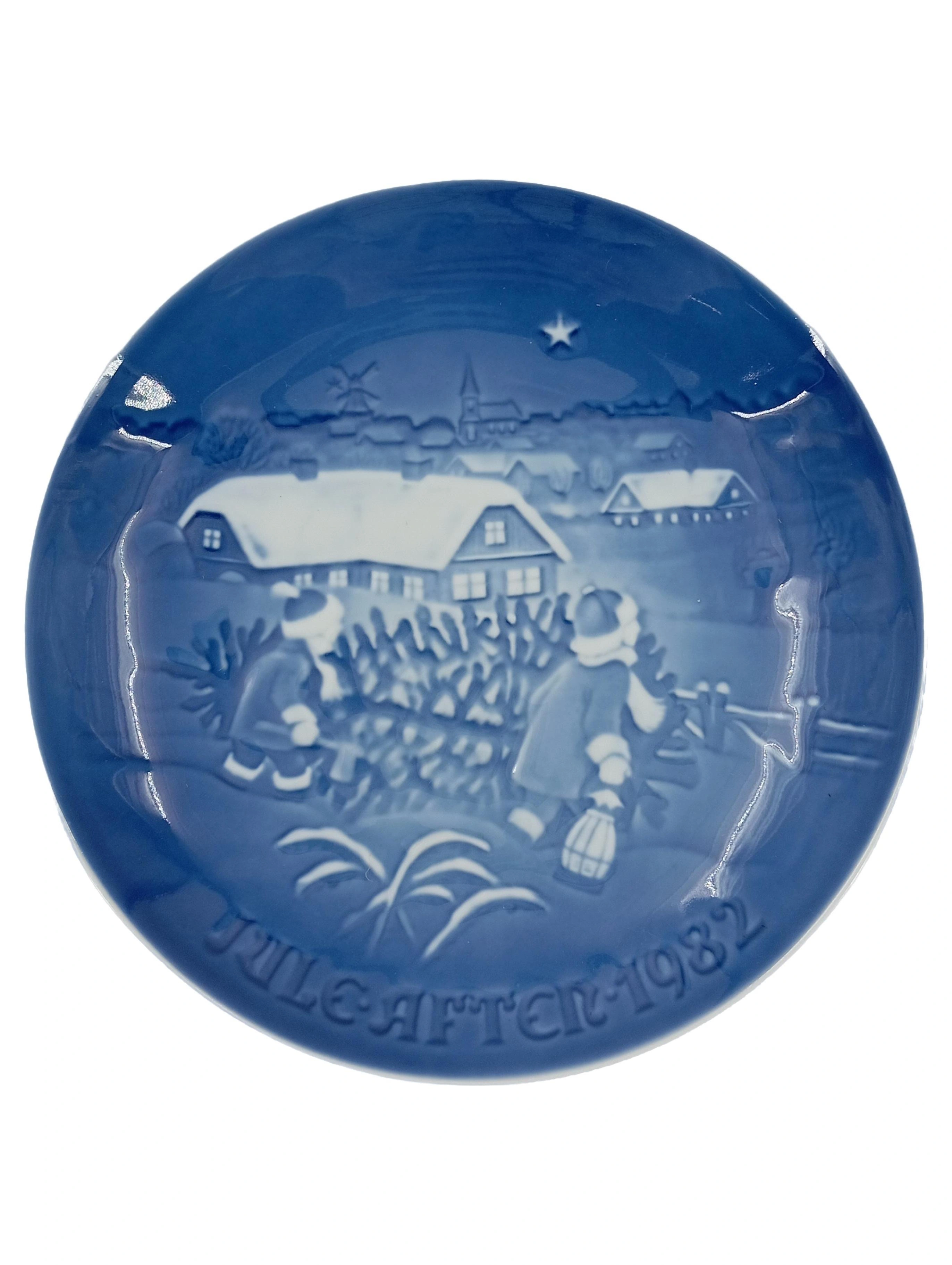B&G COPENHAGEN PORCELAIN Wandteller 1982 Weihnachtsbaum Blau Porzellan 18cm 1