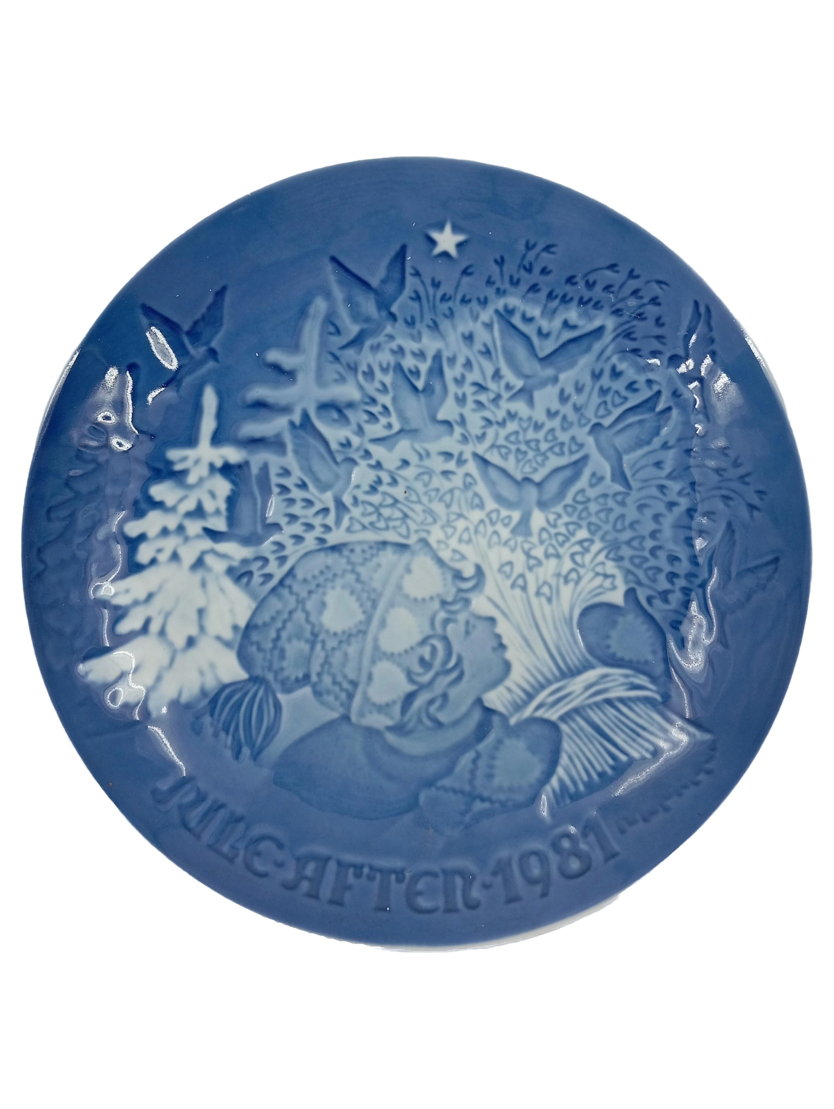 B&G COPENHAGEN PORCELAIN Wandteller Juleneget Christmas Peace 1981 Blau 1
