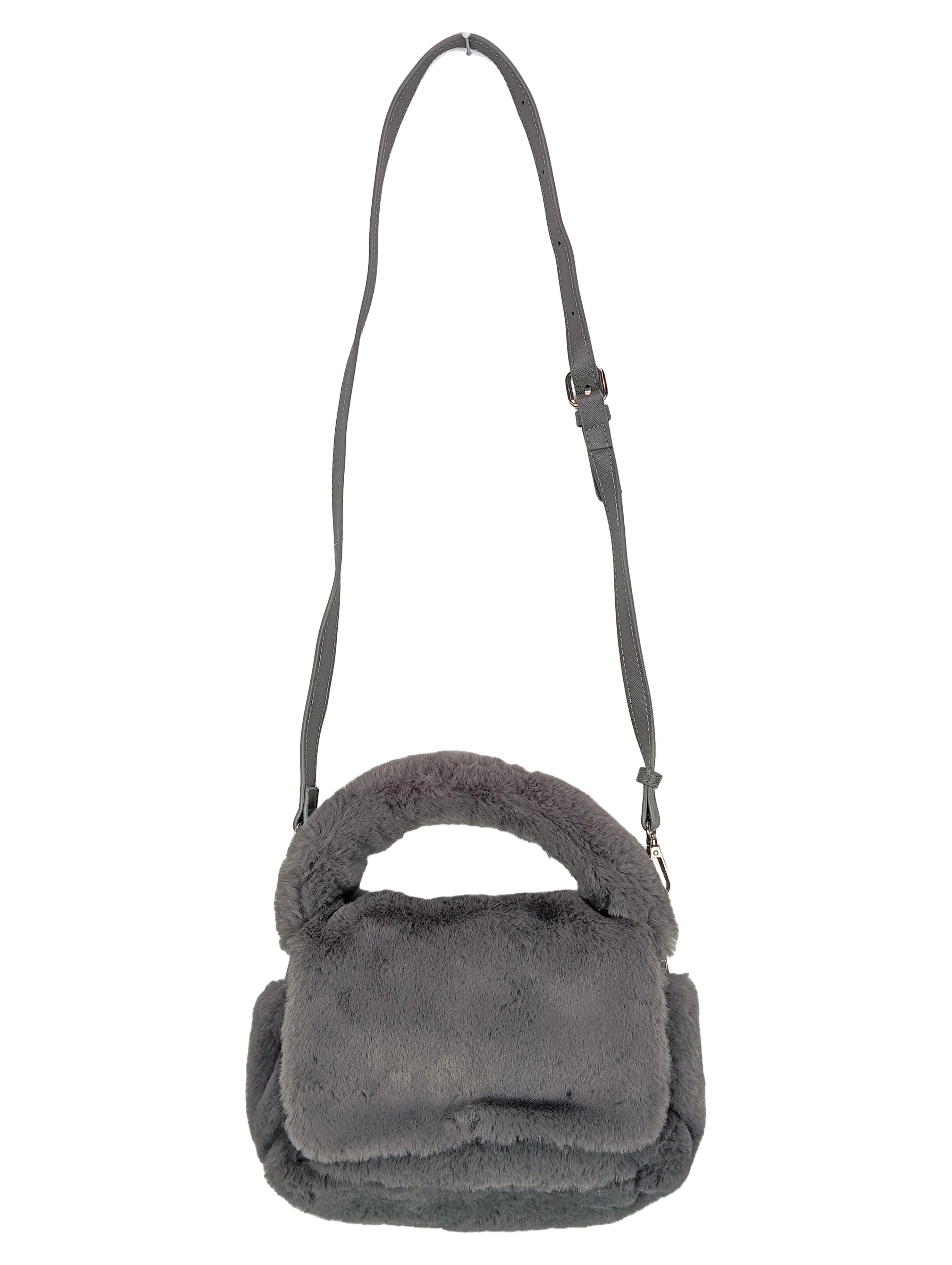 DAY Damen Umhängetasche Grau Polyester Fell-Optik Casual 20x16 cm 1